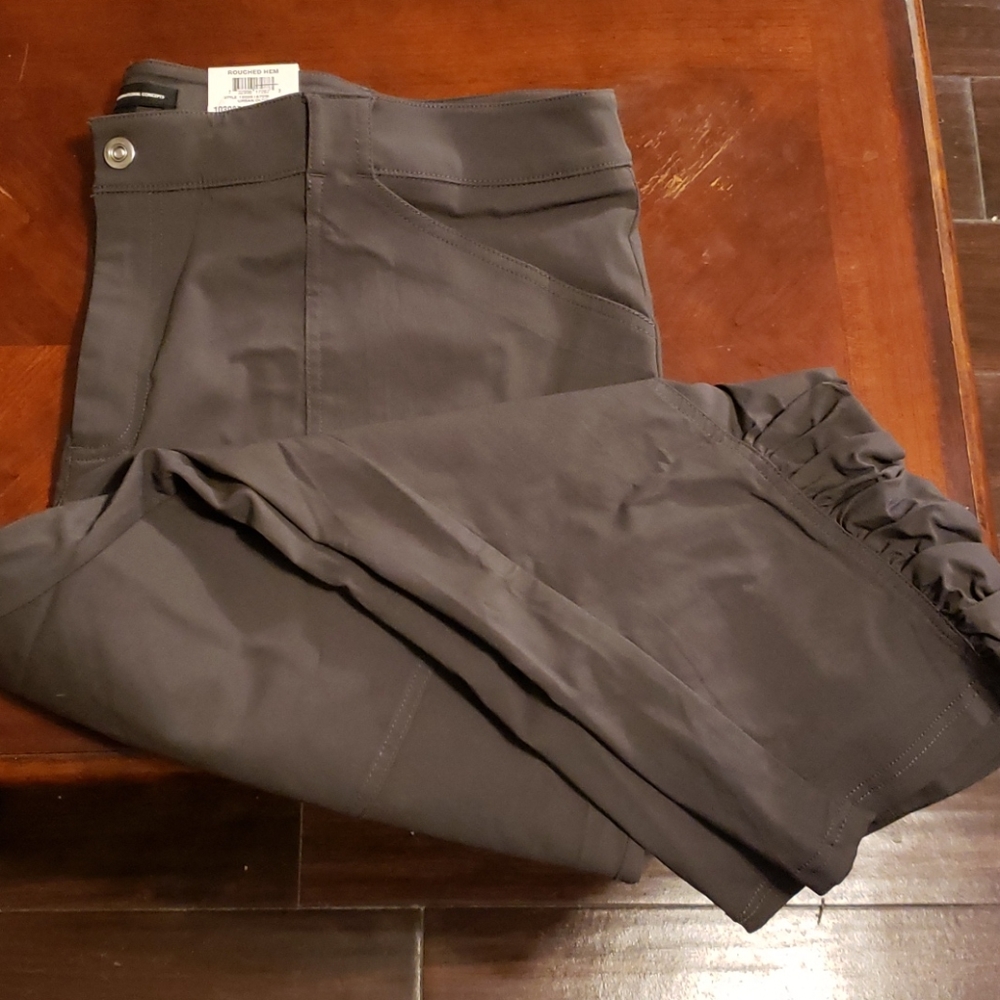 NWT INC Olive Green Skinny  Crop Pants